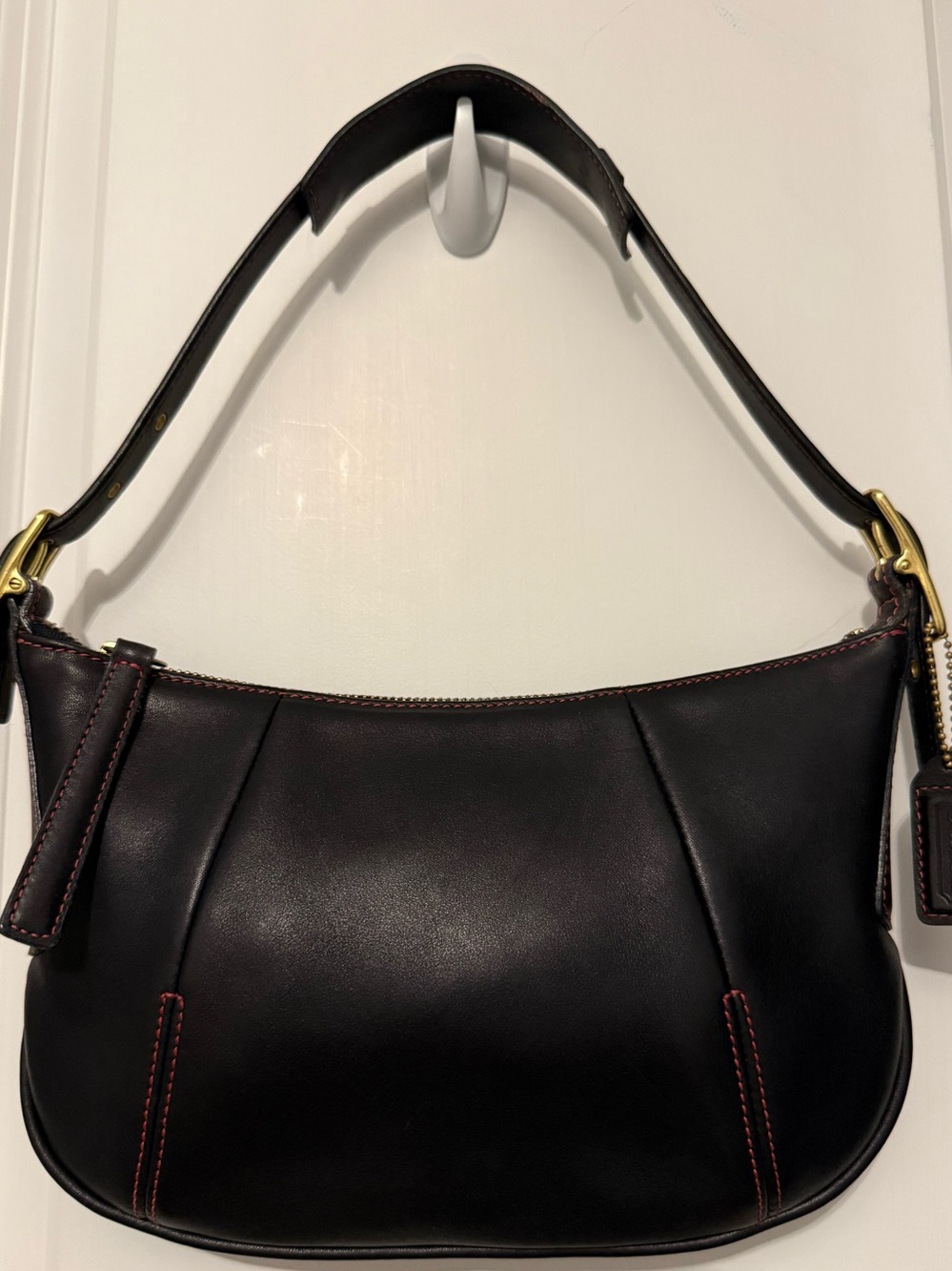 Coach vintage cowhide Leather Shoulder Bag with pink Stitching RARE! - Picture 1 of 6